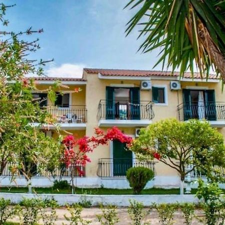 ארגוסטולי Lemon Tree Apartments B C מראה חיצוני תמונה