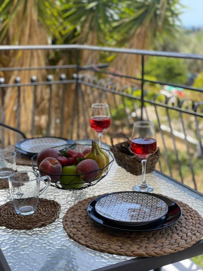 ארגוסטולי Lemon Tree Apartments B C מראה חיצוני תמונה