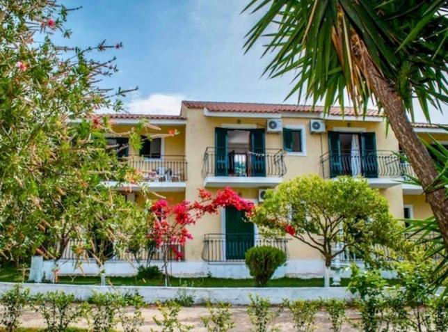 ארגוסטולי Lemon Tree Apartments B C מראה חיצוני תמונה