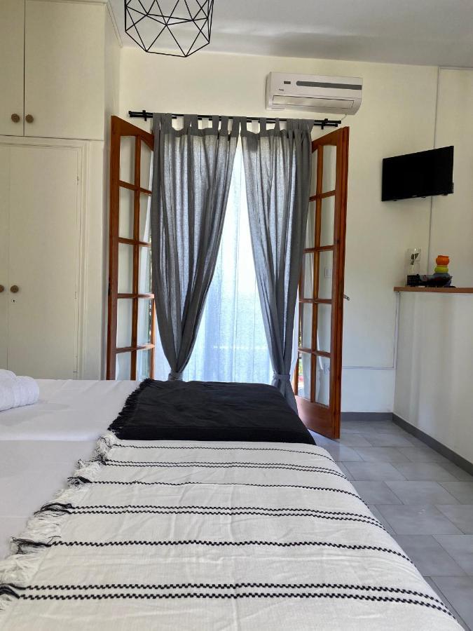 ארגוסטולי Lemon Tree Apartments B C מראה חיצוני תמונה