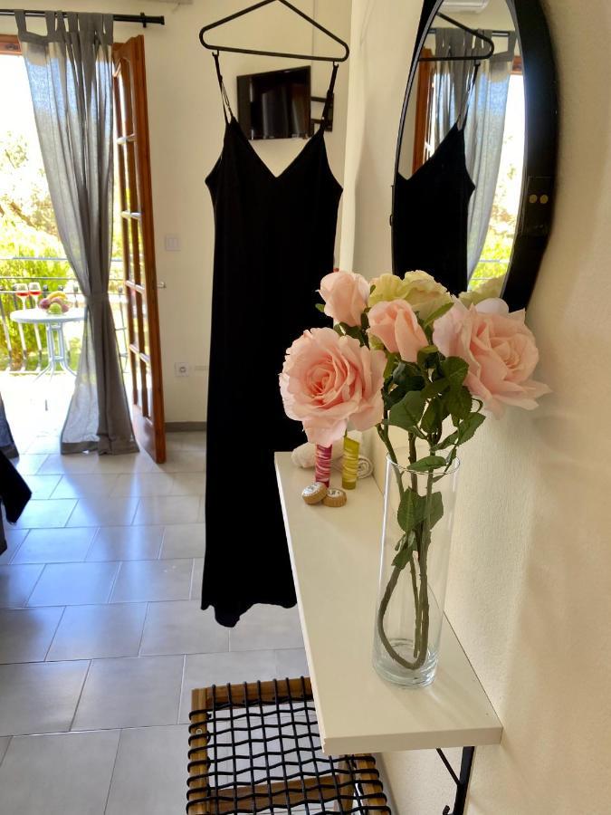 ארגוסטולי Lemon Tree Apartments B C מראה חיצוני תמונה