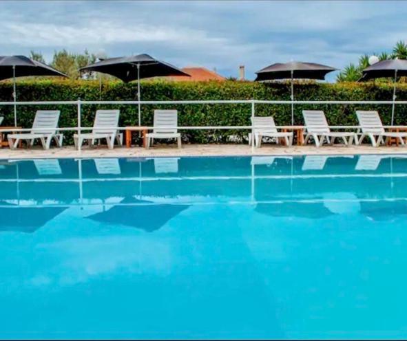 ארגוסטולי Lemon Tree Apartments B C מראה חיצוני תמונה